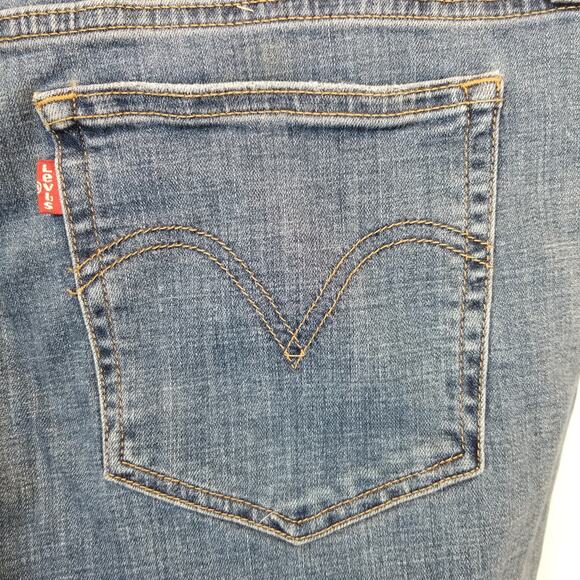 Levi's Women's Ankle Cropped Boyfriend Jeans Medium Wash Size 32 / 14 - Picture 4 of 9